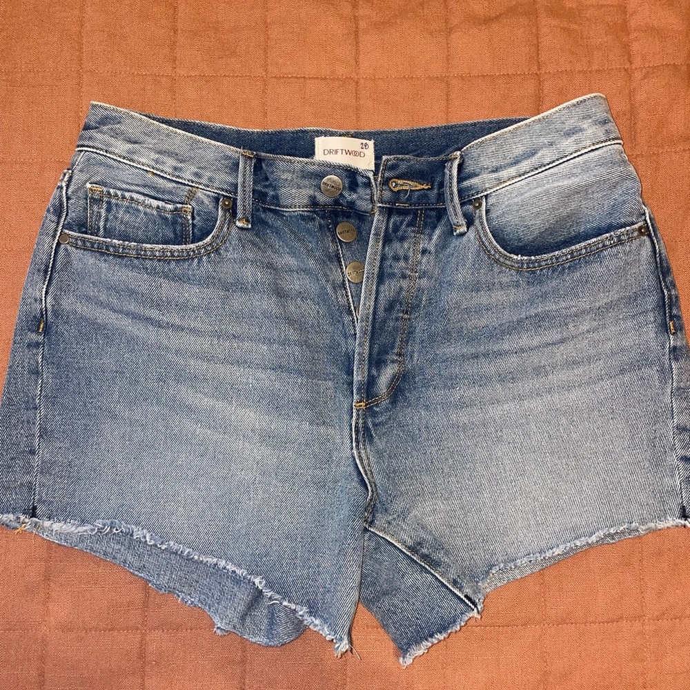 Driftwood blue Jean shorts. Medium wash. Size 28. Very comfy